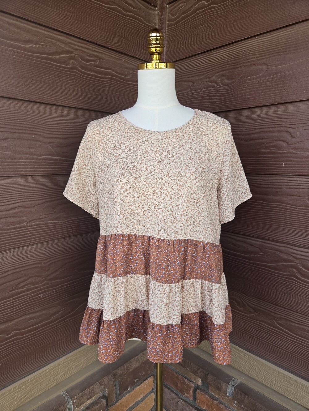 Paper Crane Cream & Brown Tiered Floral Peplum Top – Women’s Large